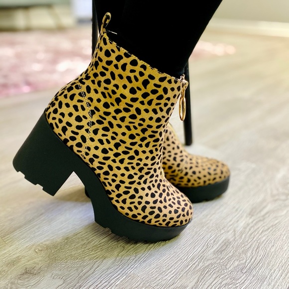 🍁Brielle Ankle Bootie🍁 - Picture 2 of 3